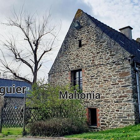 L'Auberge De La Porte Saint-Jouan-des-Guerets Exterior photo
