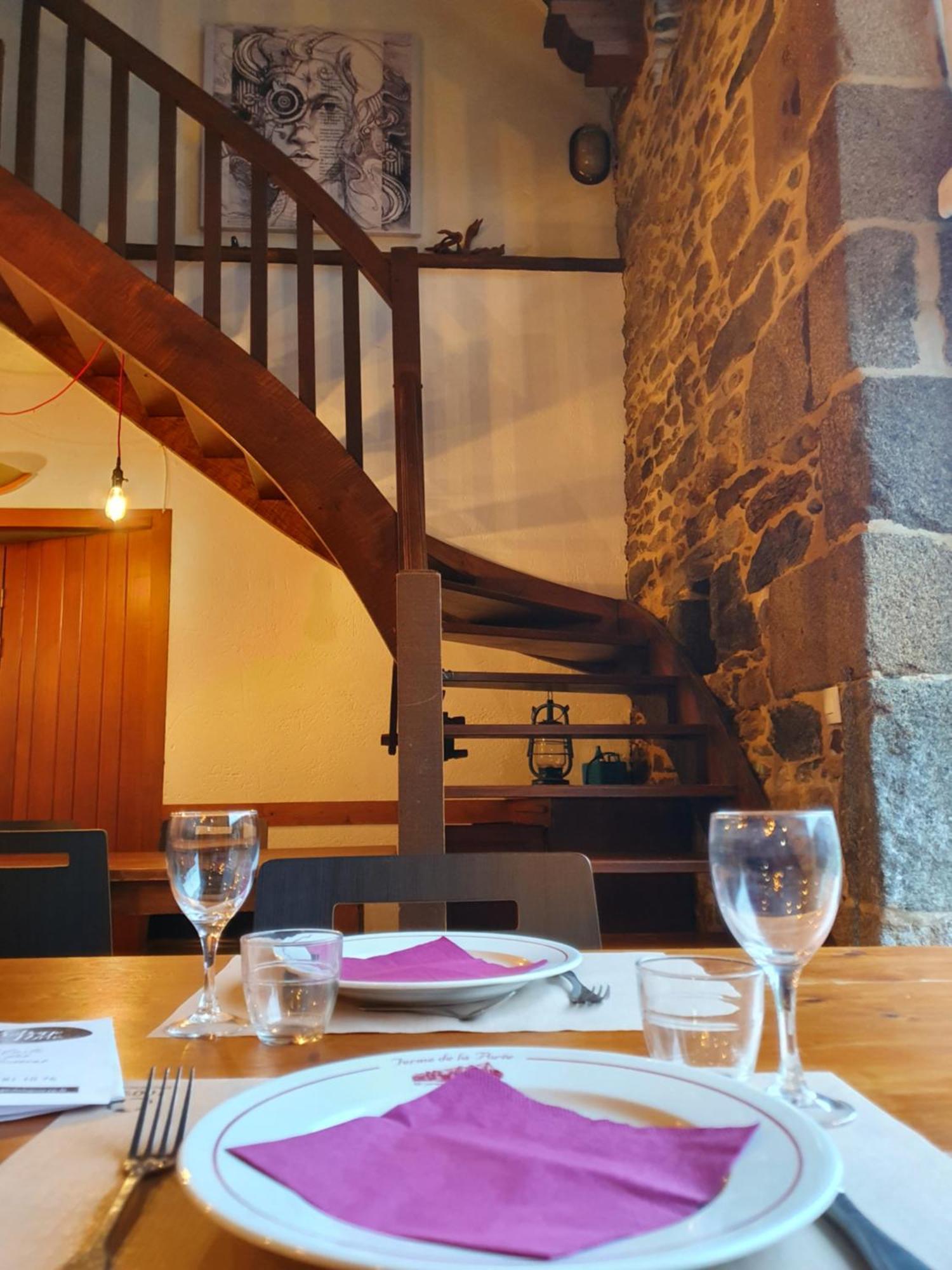 L'Auberge De La Porte Saint-Jouan-des-Guerets Exterior photo