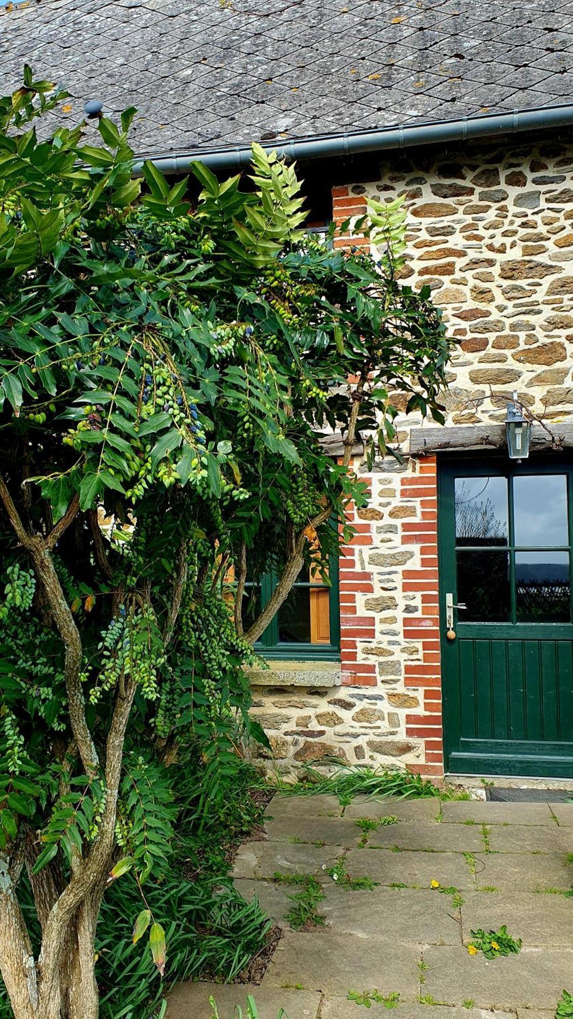 L'Auberge De La Porte Saint-Jouan-des-Guerets Exterior photo